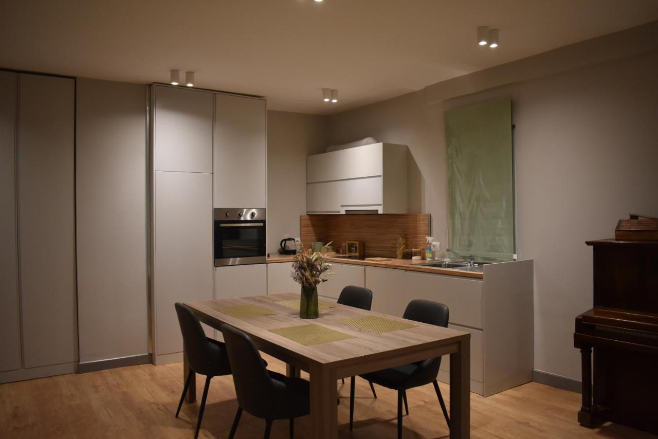 Tam Serviced Apartment Shallvaret Central District 티라나 외부 사진