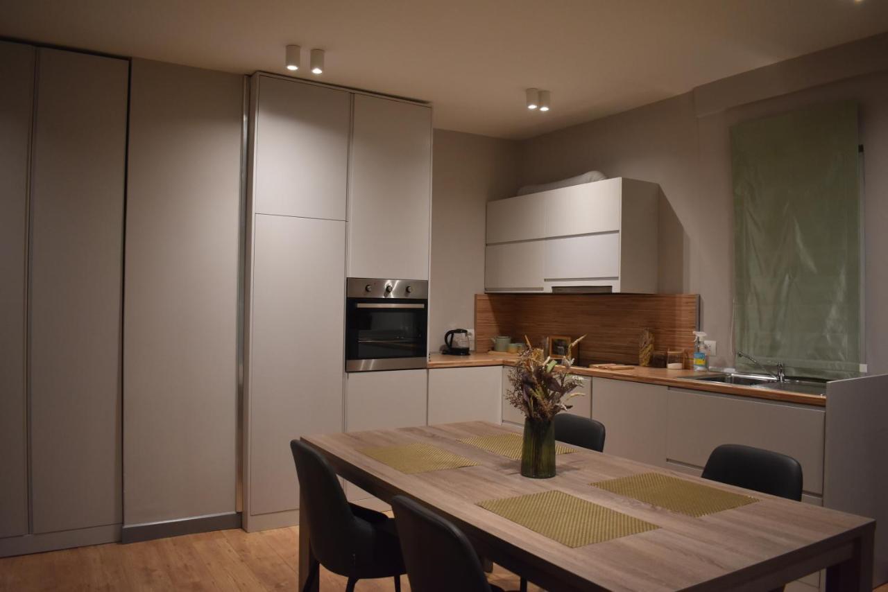 Tam Serviced Apartment Shallvaret Central District 티라나 외부 사진